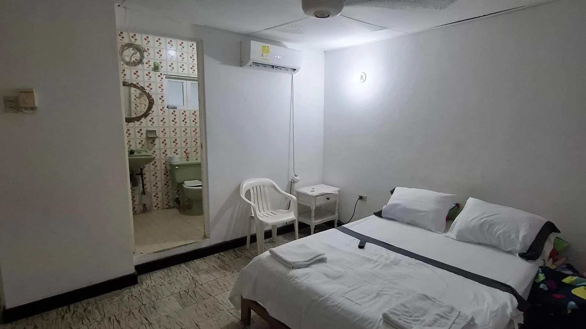 Habitacion Girasoles Cartagena