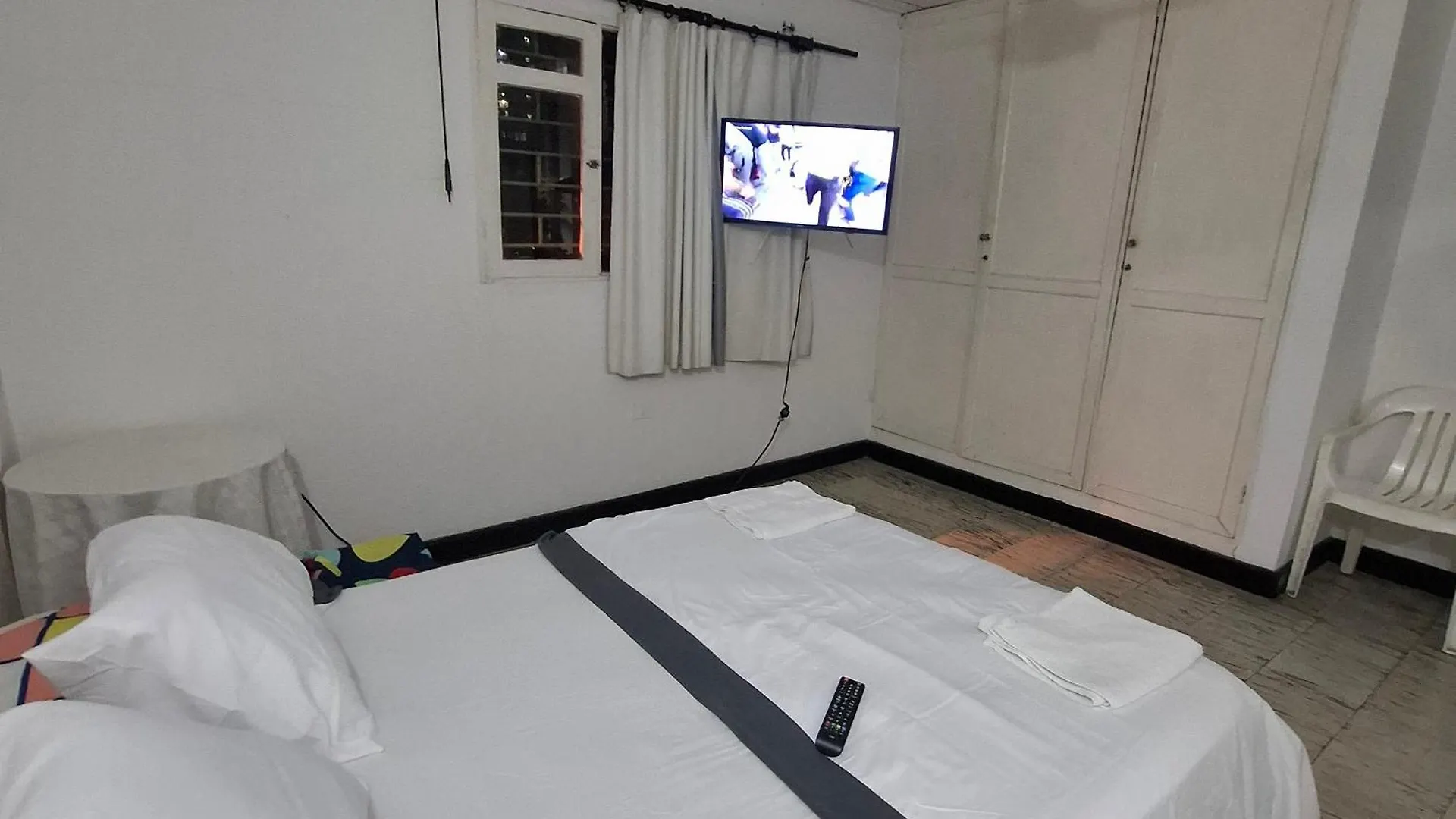 Δωμάτια σε οικογενειακή κατοικία Habitacion Girasoles Cartagena